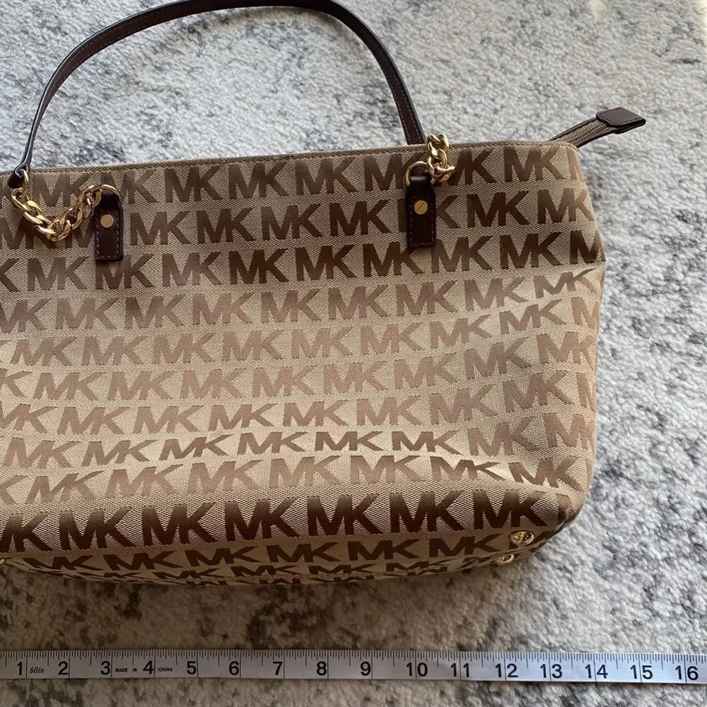 Michael Kors monogram logo tote purse shoulder bag in EUC